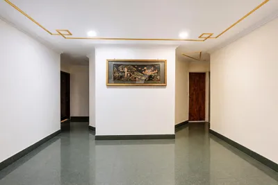 Lobby-corridor