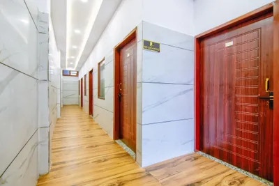 Lobby-corridor