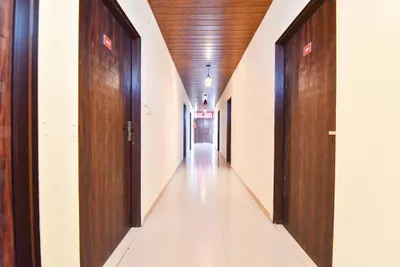 Lobby-corridor