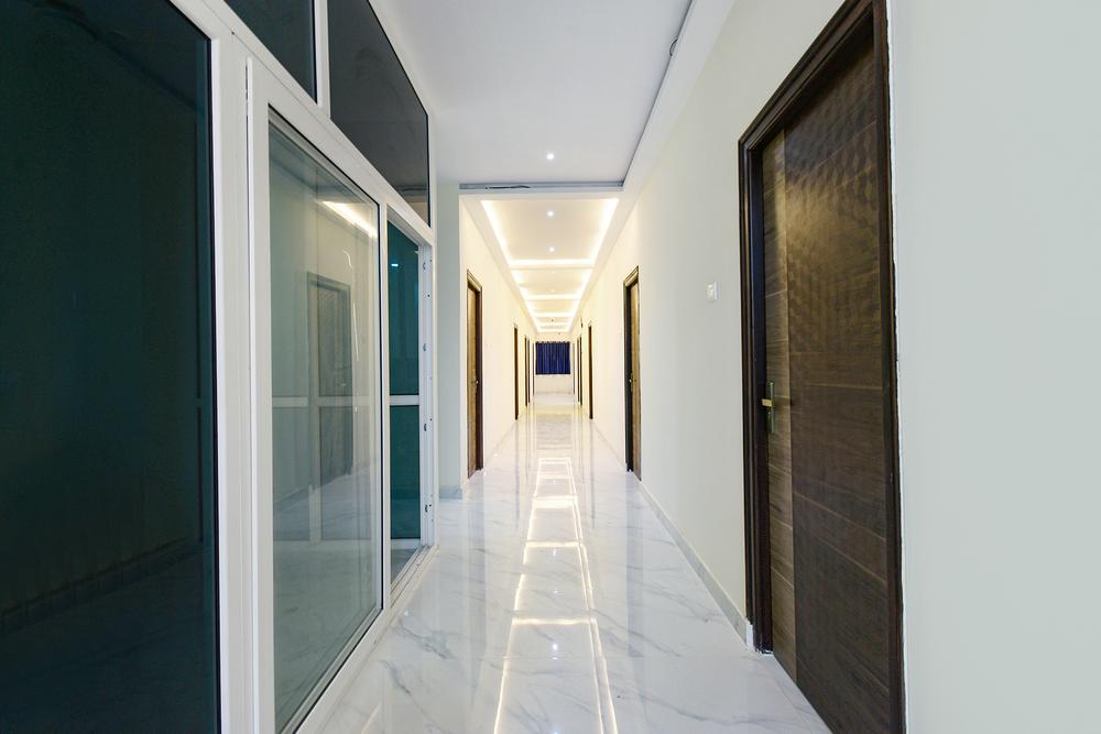 Lobby-corridor