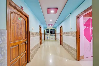Lobby-corridor