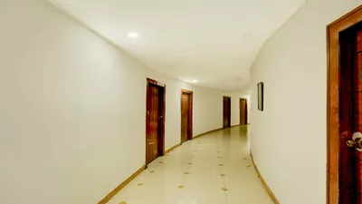 Lobby-corridor
