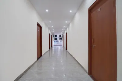 Lobby-corridor