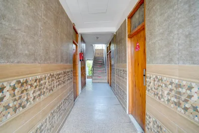 Lobby-corridor