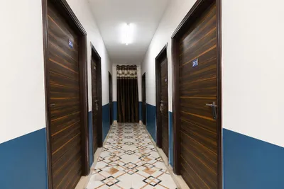 Lobby-corridor