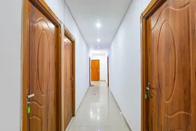 Lobby-corridor