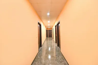 Lobby-corridor