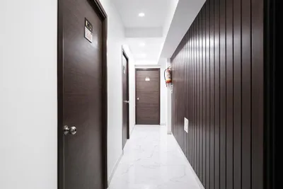 Lobby-corridor