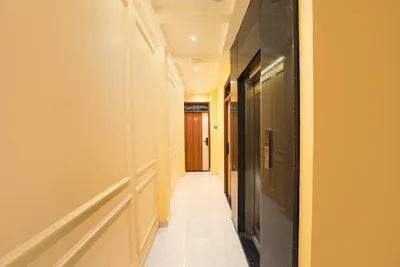 Lobby-corridor
