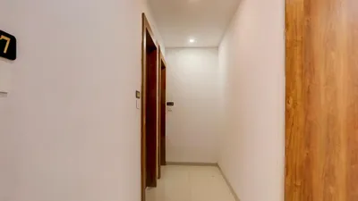 Lobby-corridor