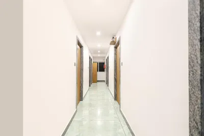 Lobby-corridor