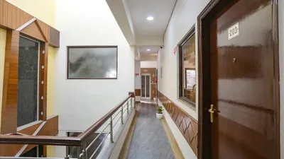 Lobby-corridor