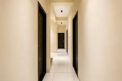Lobby-corridor