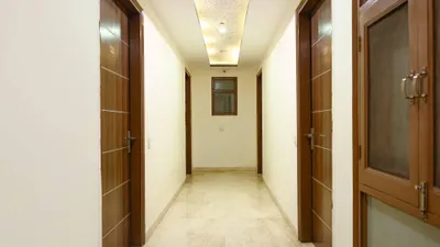 Lobby-corridor