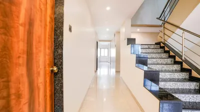 Lobby-corridor