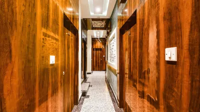 Lobby-corridor