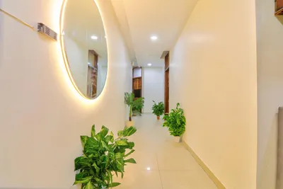 Lobby-corridor