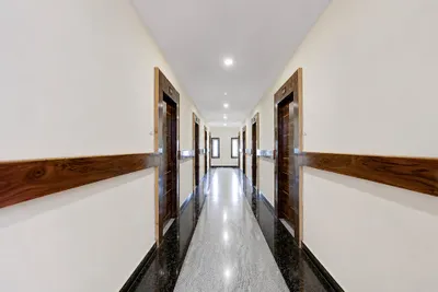 Lobby-corridor
