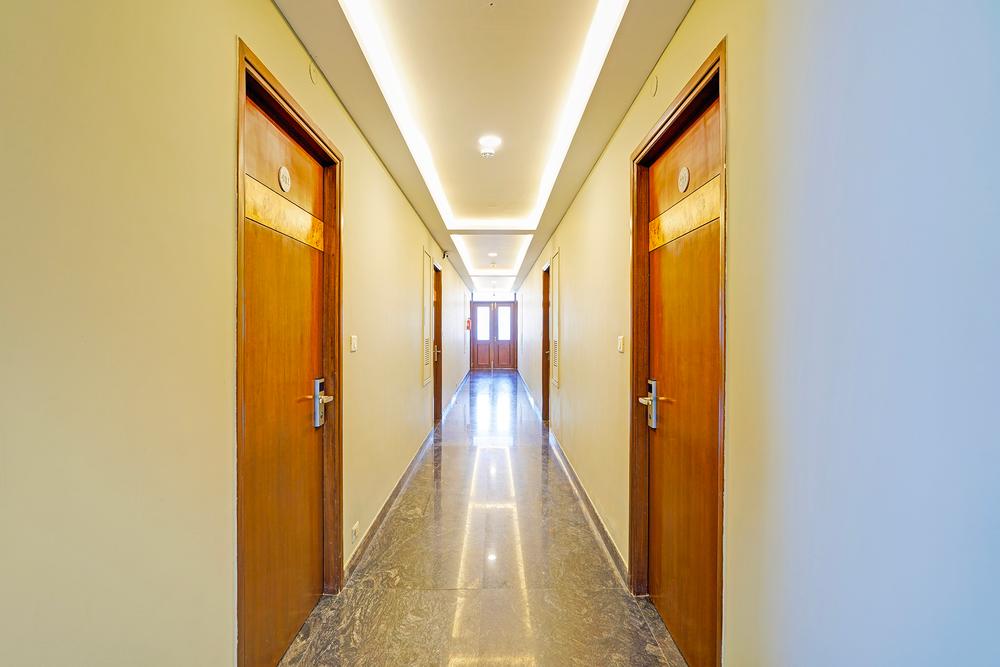 Lobby-corridor