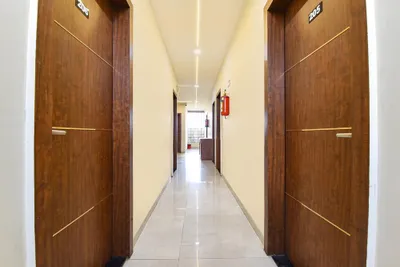 Lobby-corridor