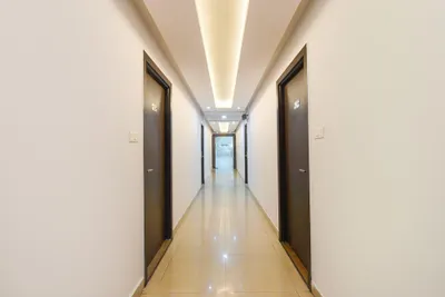 Lobby-corridor