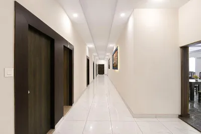 Lobby-corridor