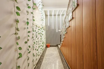 Lobby-corridor