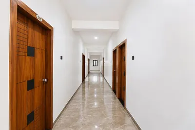 Lobby-corridor