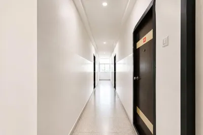 Lobby-corridor