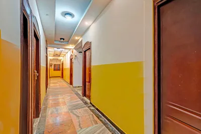Lobby-corridor