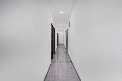 Lobby-corridor