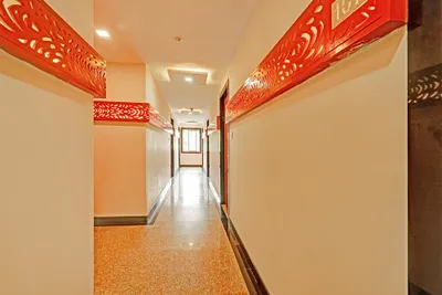 Lobby-corridor