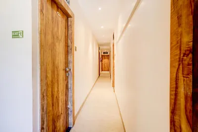 Lobby-corridor
