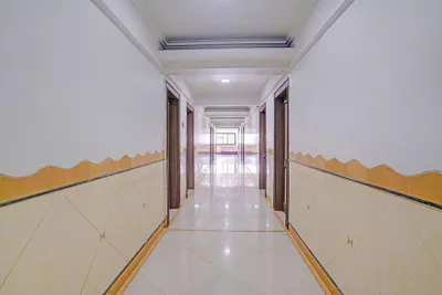 Lobby-corridor