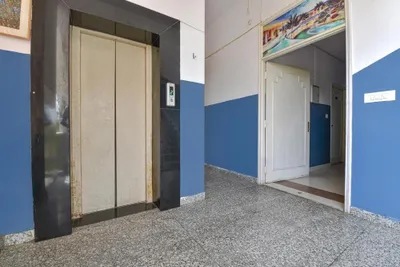 Lobby-corridor