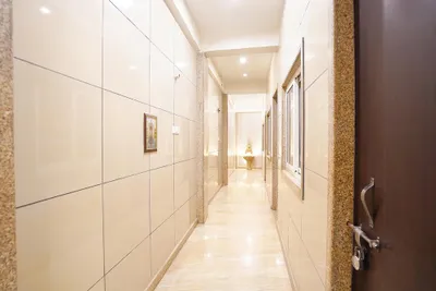 Lobby-corridor