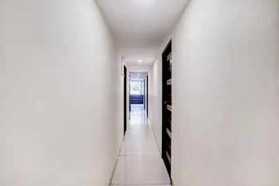 Lobby-corridor
