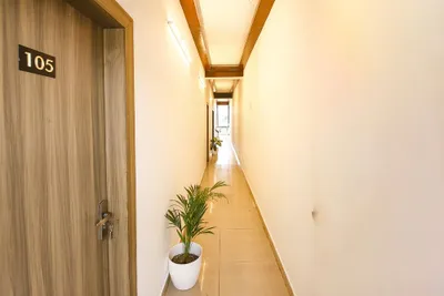 Lobby-corridor