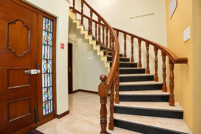 Lobby-corridor