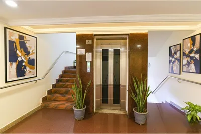 Lobby-corridor