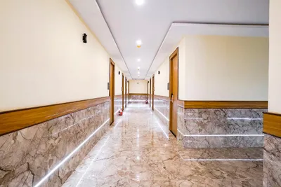 Lobby-corridor
