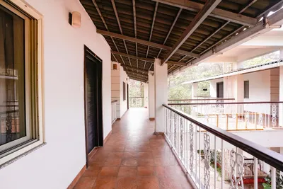 Lobby-corridor