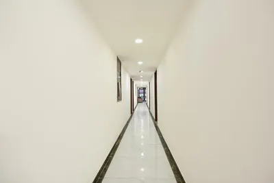 Lobby-corridor