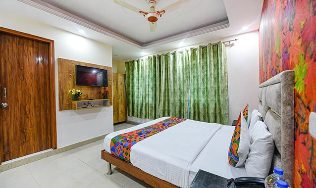 FabExpress Shanti Stay, Mahipalpur, New Delhi: Reviews, Photos & Offers ...