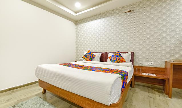 FabHotel Royal Wings, Makarpura, Vadodara: Reviews, Photos & Offers ...