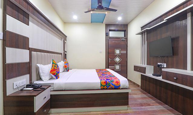 FabHotel Saumendra, Sarnath, Varanasi: Reviews, Photos & Offers ...