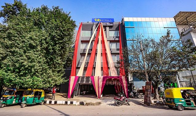 Fabhotel Aerosky Grand, Dwarka, New Delhi: Reviews, Photos & Offers 