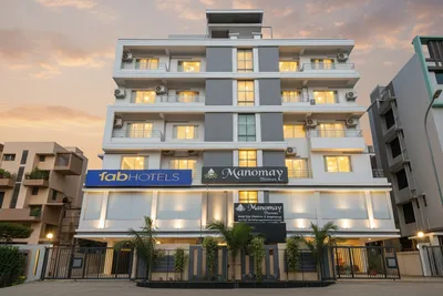 FabHotel Manomay Homes