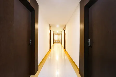 Lobby-corridor