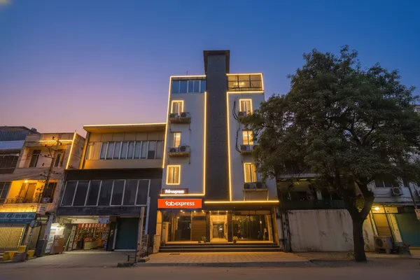 Fabhotel Cabana GK1